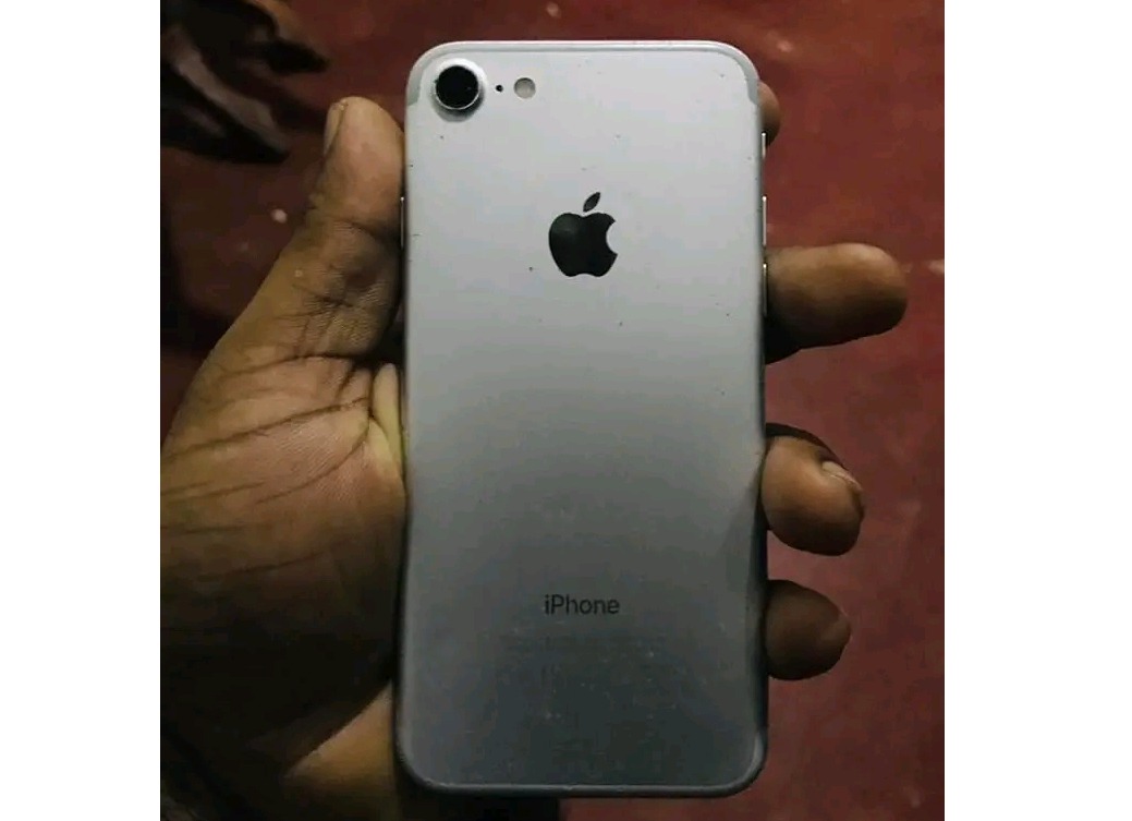 Apple iPhone 7 (Used)
