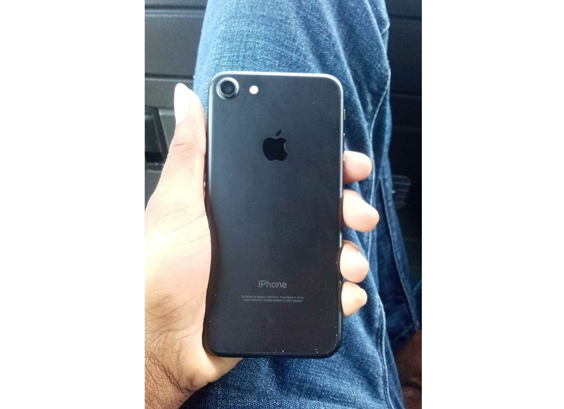 Apple i phone 7 (128gb)