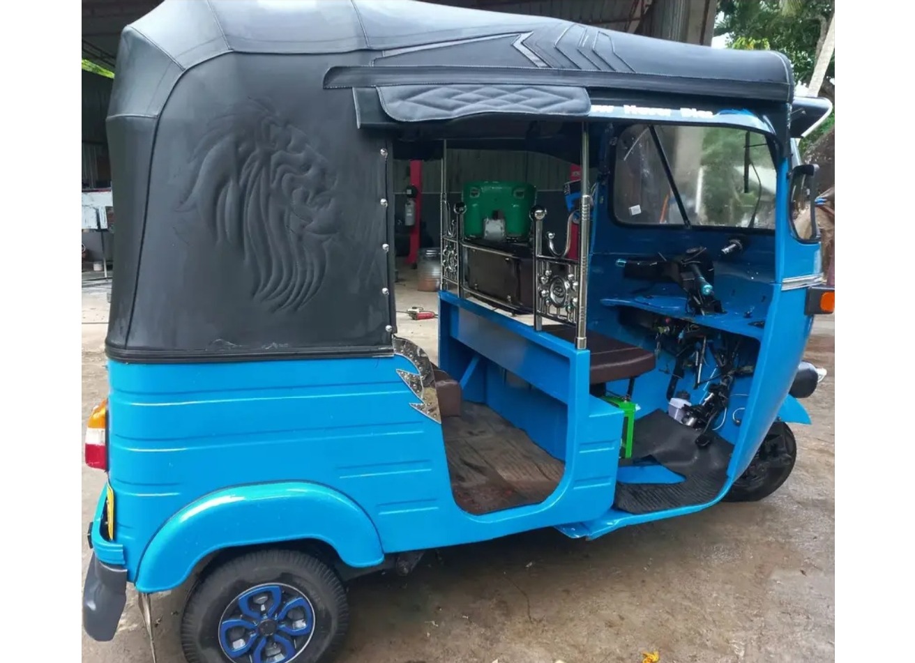 Bajaj threewel