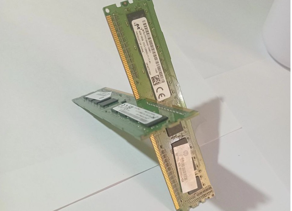 High Performance Two DDR3 4GB RAMS for Desktop 1600mhz (1RX8)