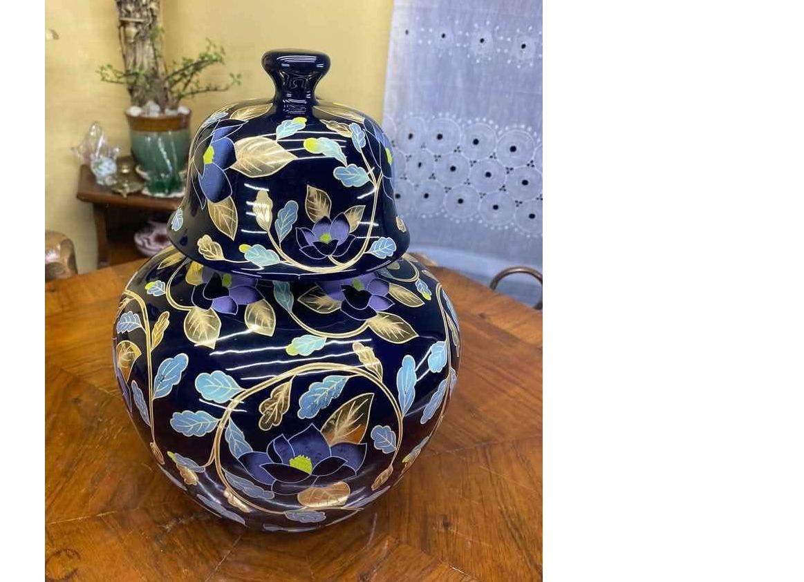 Hand made porcelain pot