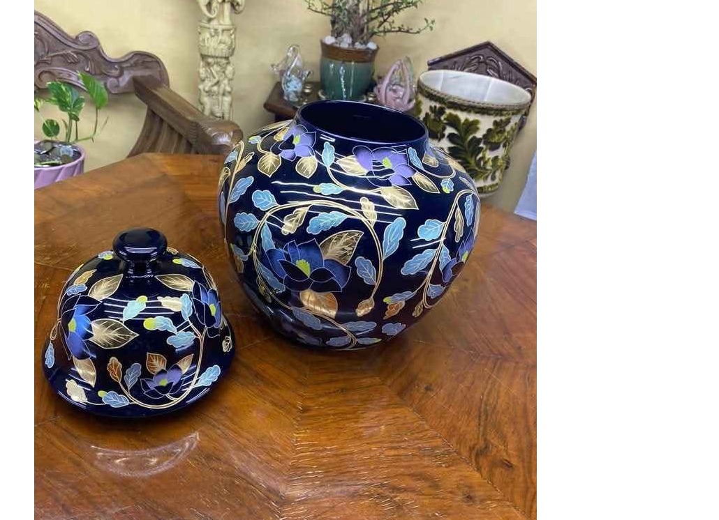 Hand made porcelain pot