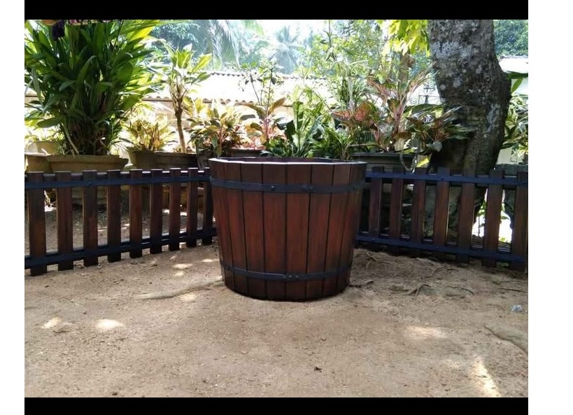 Wood pots