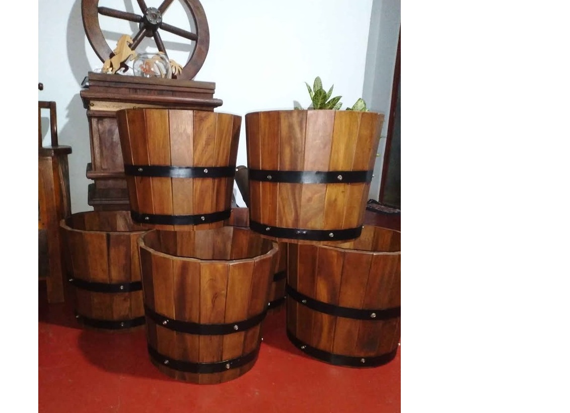 Wood pots