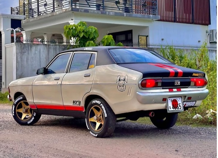 Nissan B211 Car