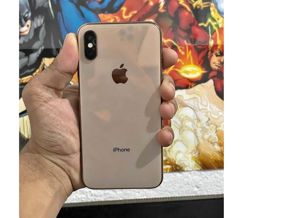 iPhone XS 512GB Gold – Great Condition | Small Issues | Good Deal 🔥