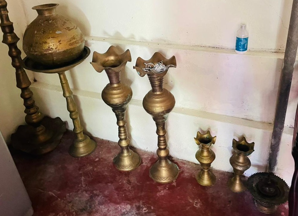 Brass Antiques on sale or Ex. (Furniture)