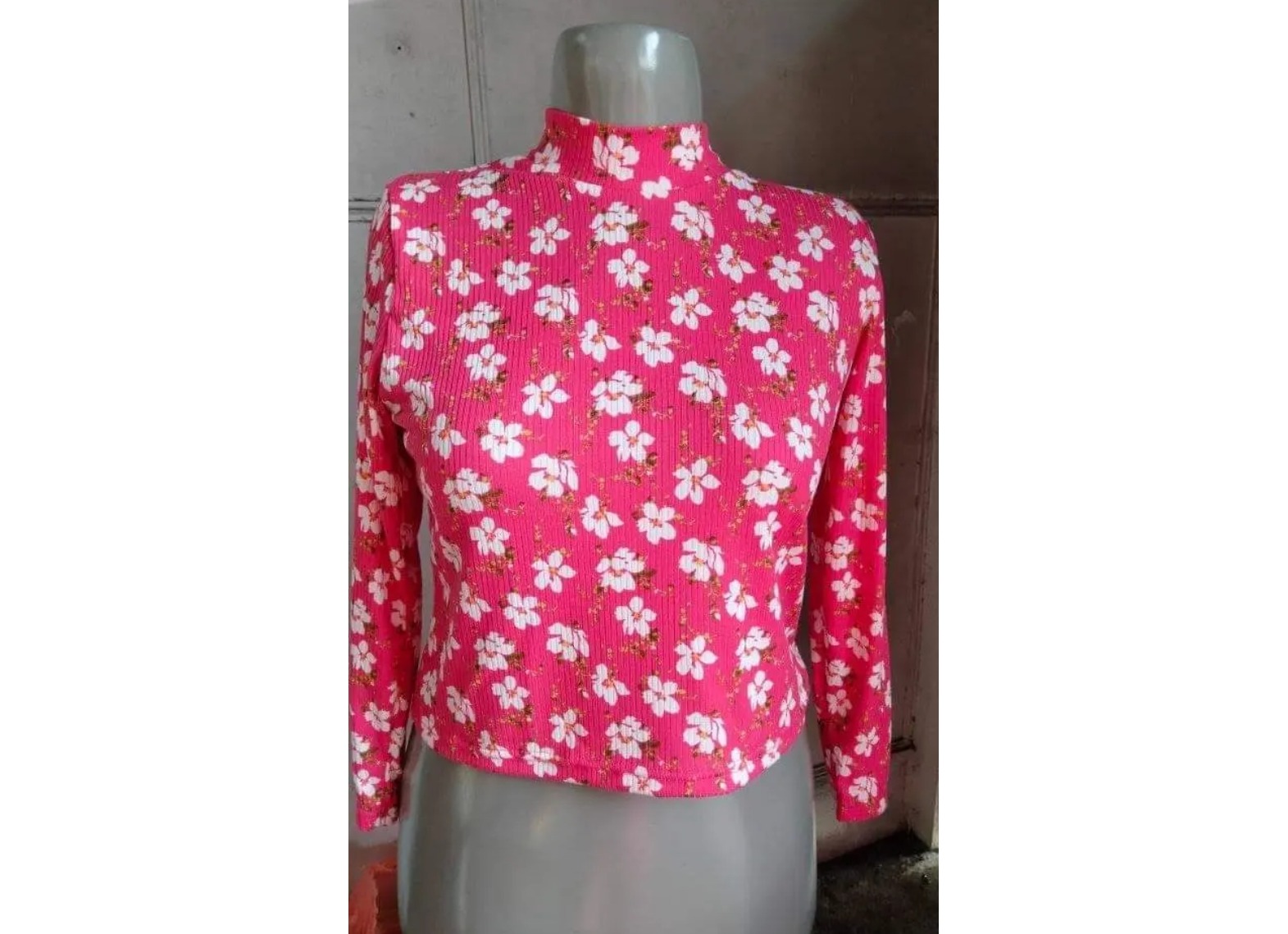 Womens crew neck top