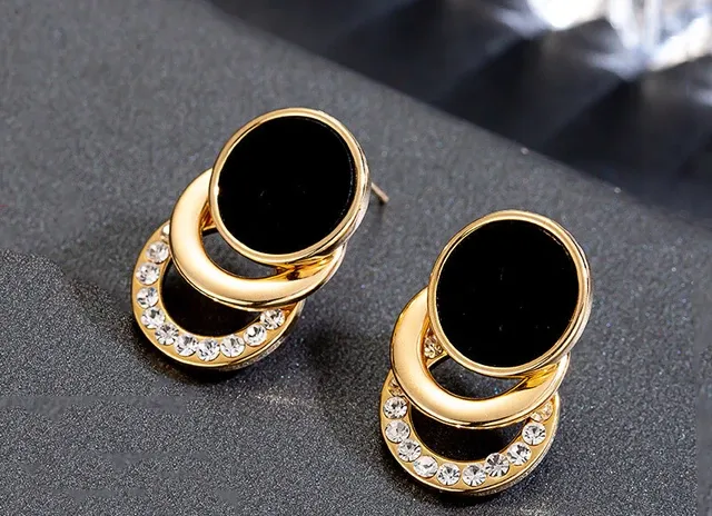 2024 New Fashion Round Earrings for Women Geometric Acrylic Crystal Stud Earrings Wedding Party Elegant Circle Charms Jewelry