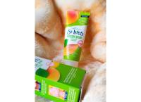 ST.IVES Fresh Skin Apricot Scrub 170g