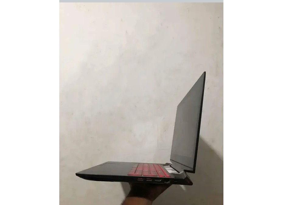 Lenovo Gaming Laptop Y700 15isk for sale ✅