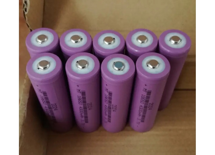 3.7V Rechargable batteries