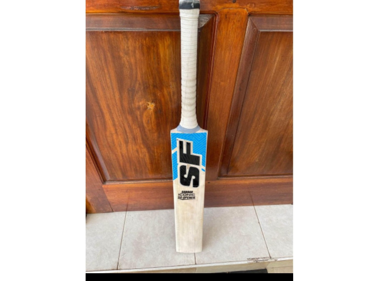 SF cricket bat