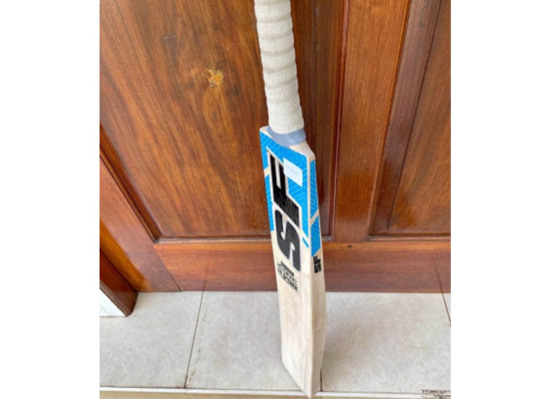 SF cricket bat