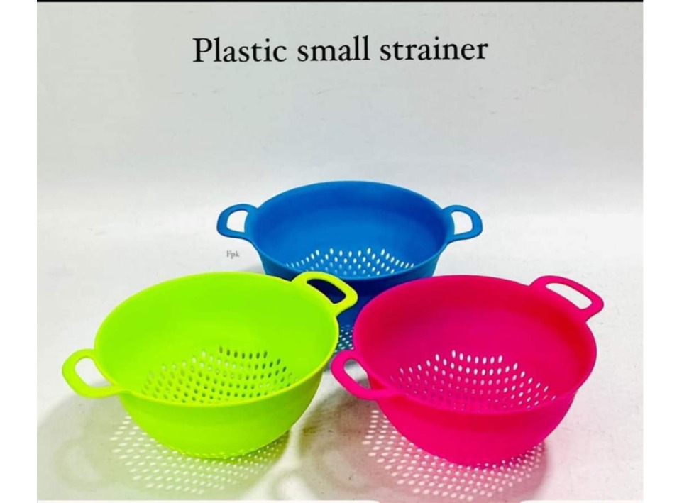 Plastic small strainer