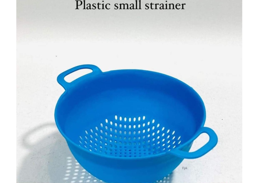 Plastic small strainer