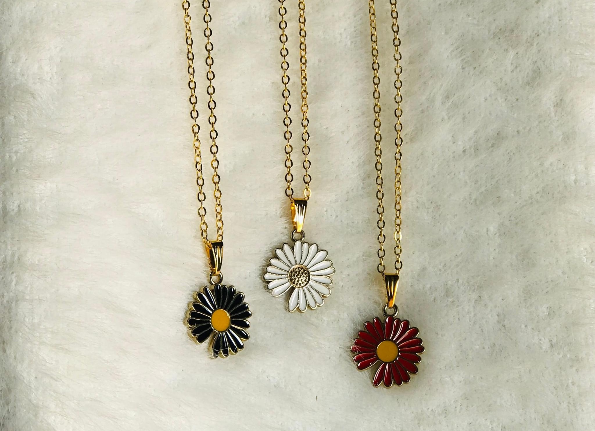 Daisy necklace