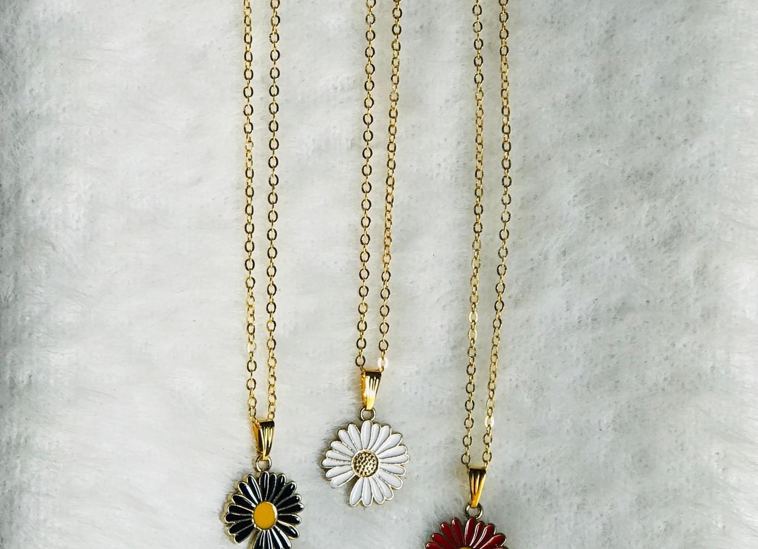 Daisy necklace