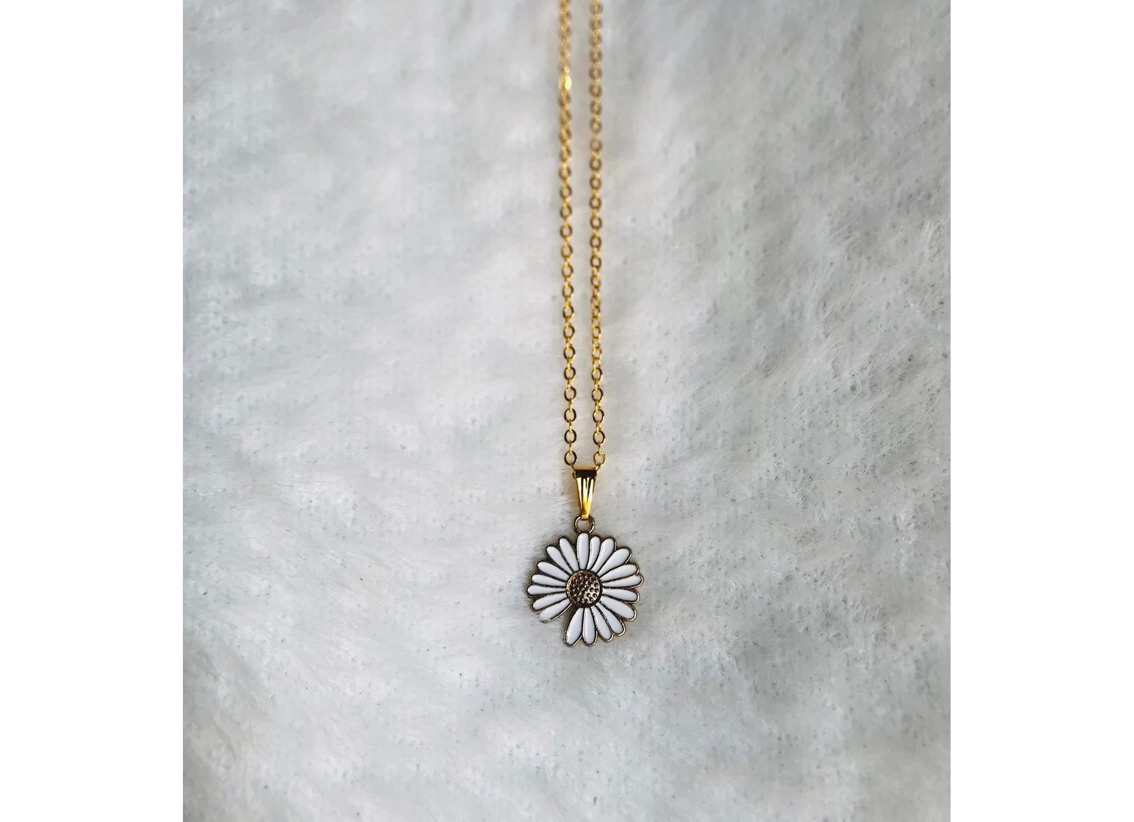 Daisy necklace