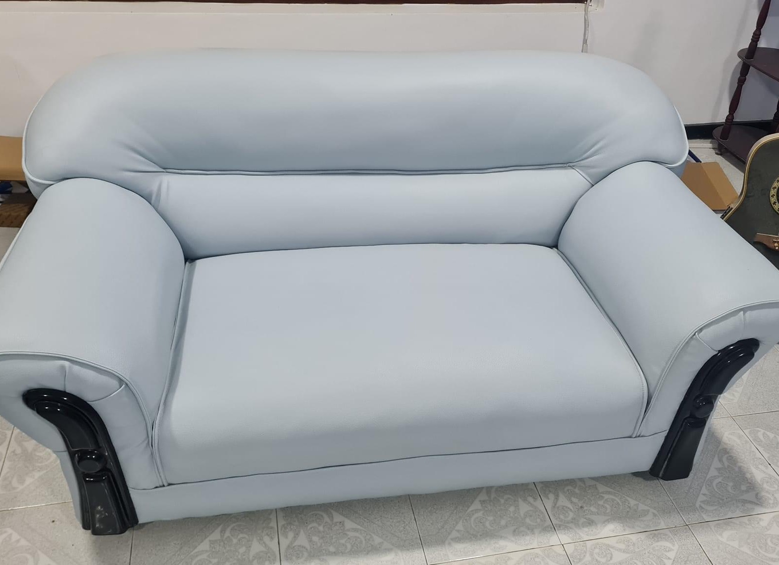 Damro White Sofa Set