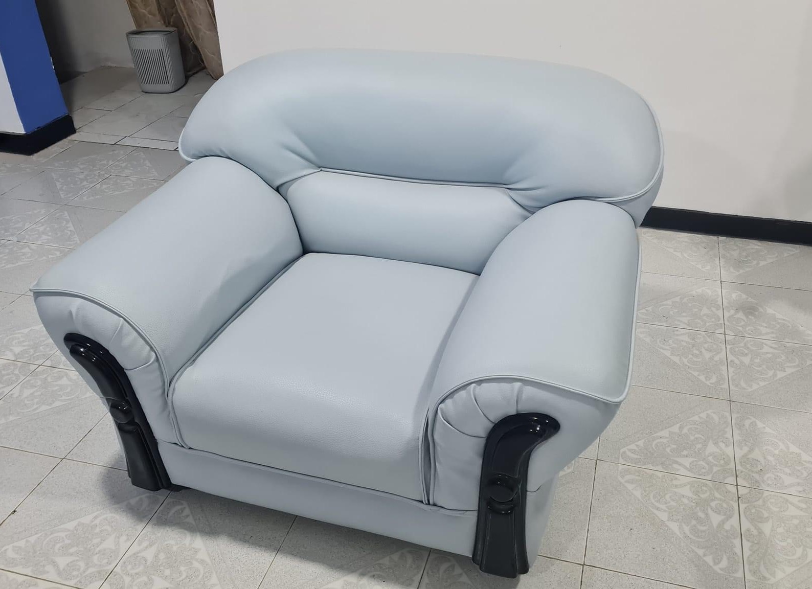 Damro White Sofa Set