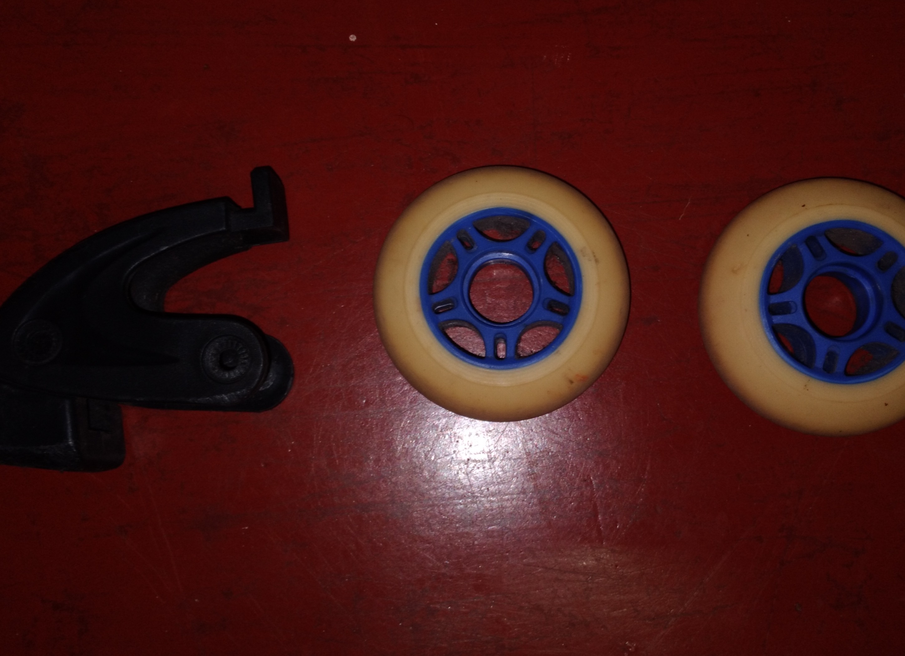 Roller blade wheels and stopper