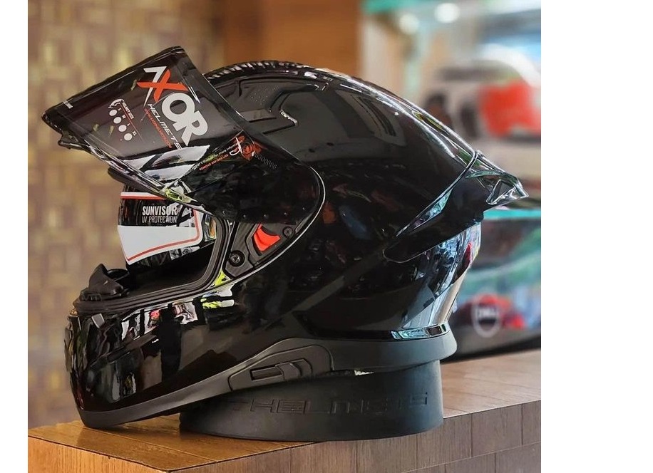 Axor black shine helmet