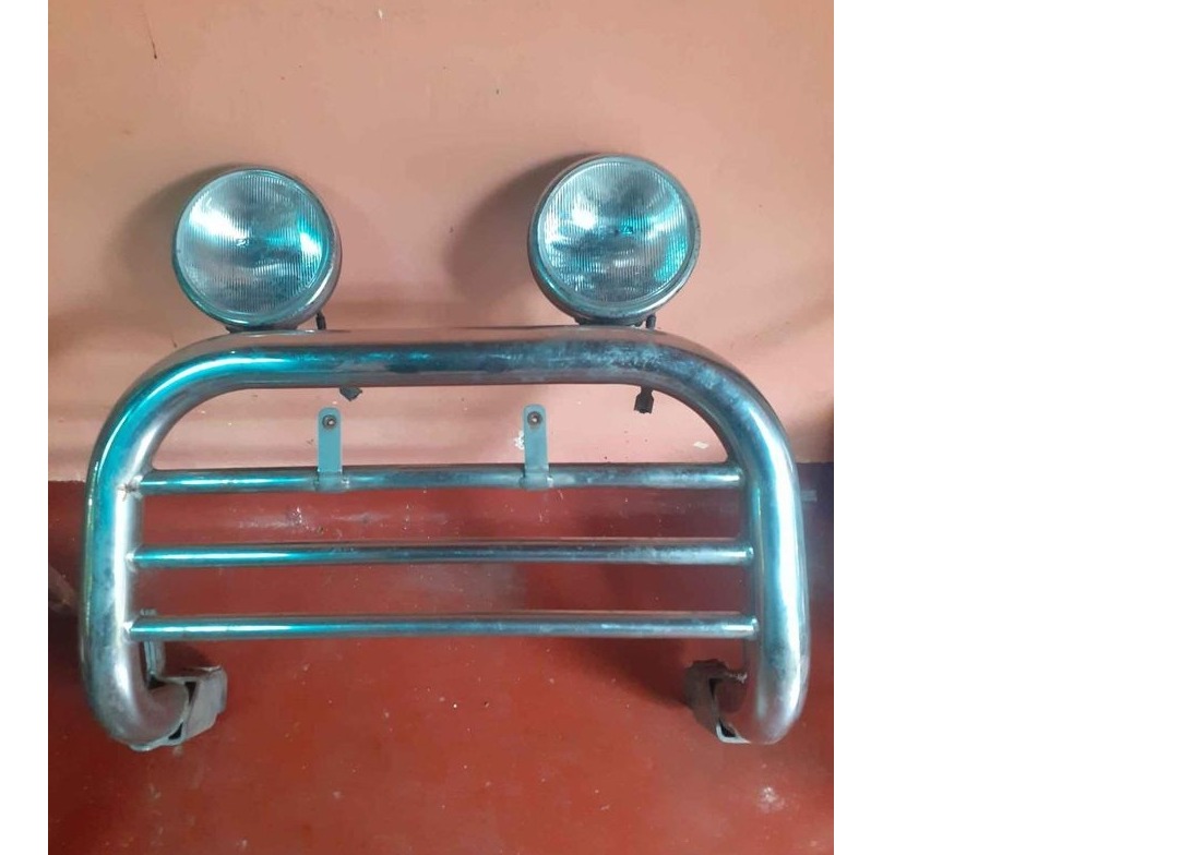 Original Japan Stainless steel clash bar with 2 lamps (for ISUZU Bighorn & PANTHER jeeps)