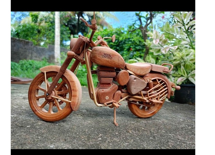 Royal Enfield classic ❤  Wooden Model bike. මහෝගනී ලීයෙන් ❤️