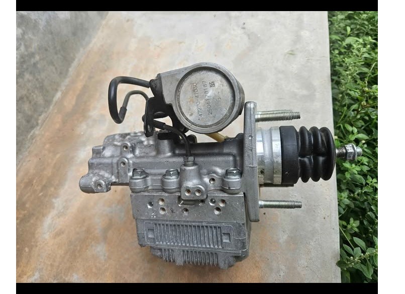 Toyota aqua 2015 abs pump