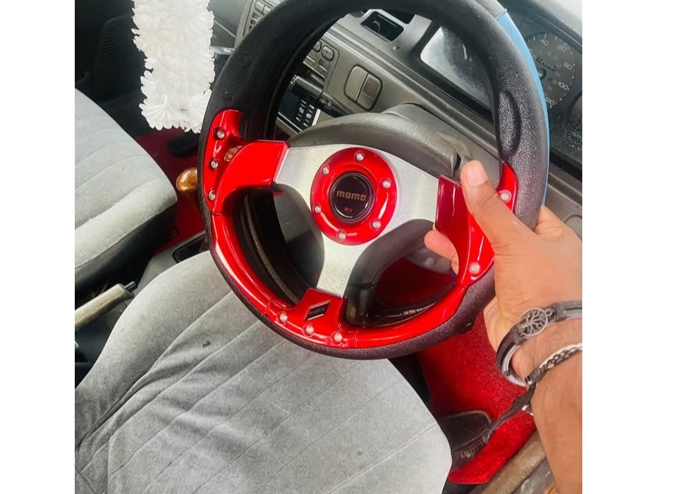 Momo Steering wheel sports car