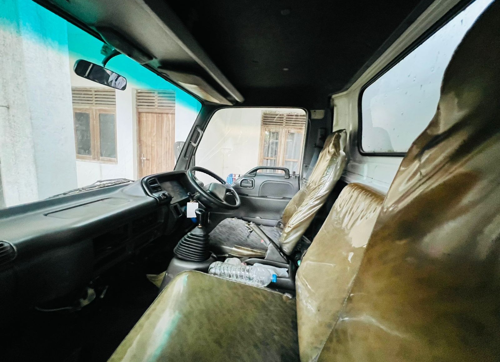Isuzu 16.5ft full body Lorry