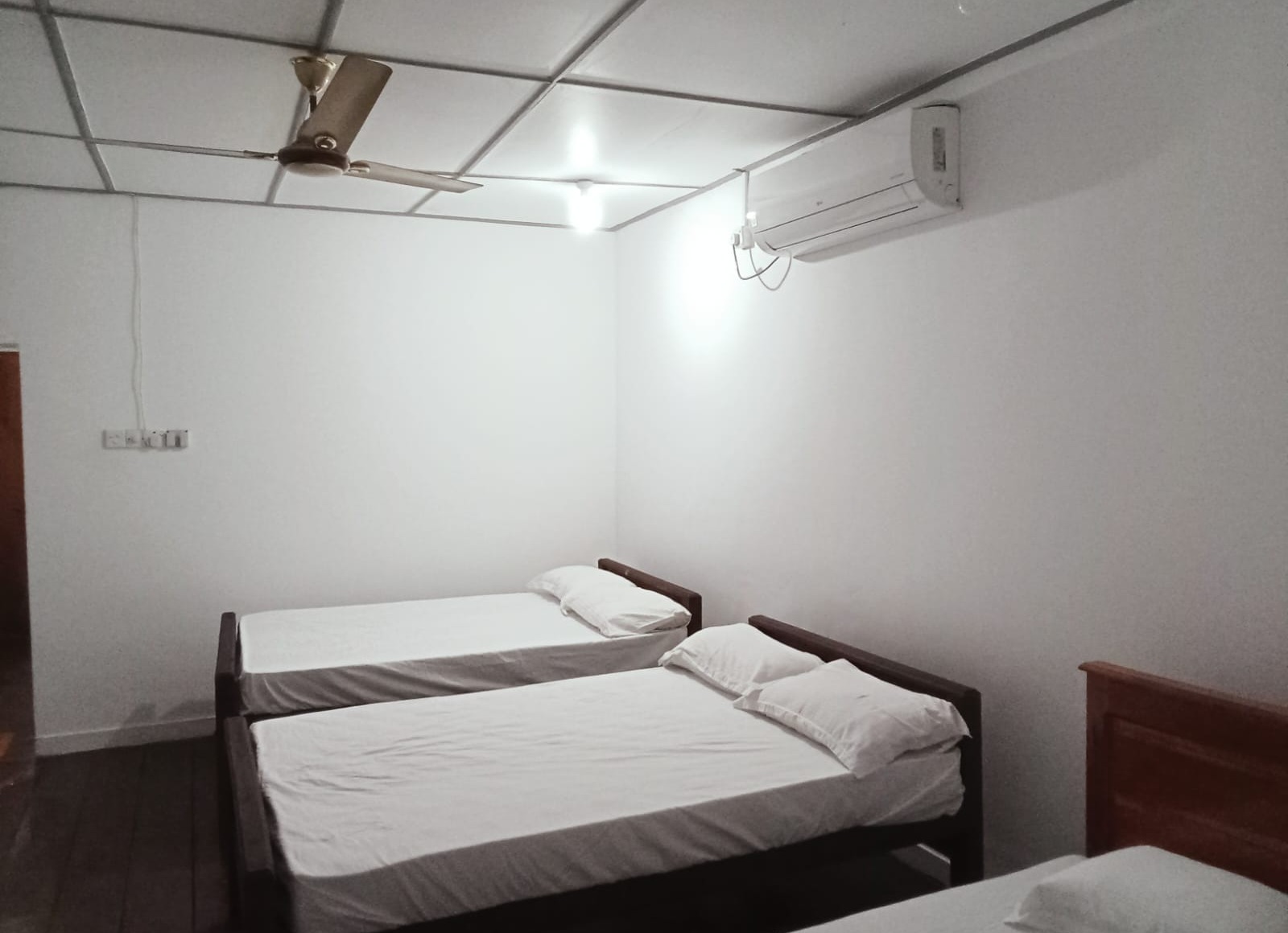 Jaffna - KKS Road 10+ bed Apartment - Abbi Holiday