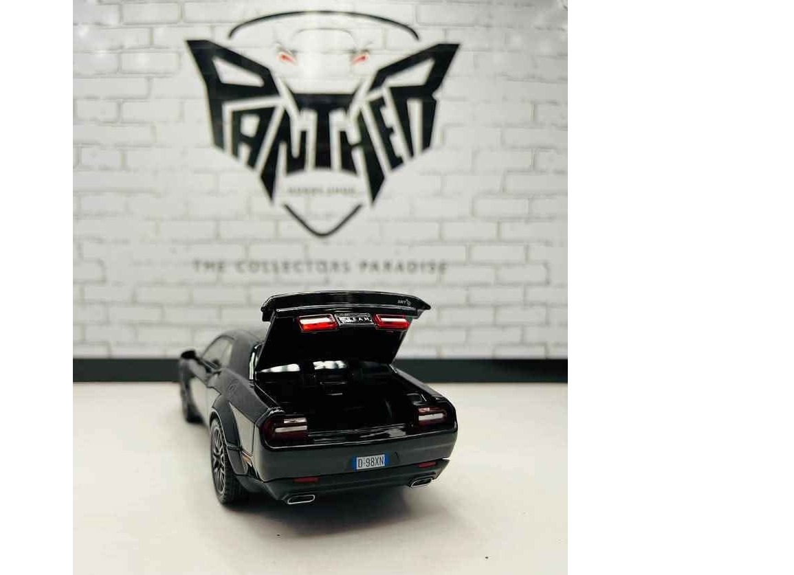 Dodge Challenger hellcat 1:32 scale diecast