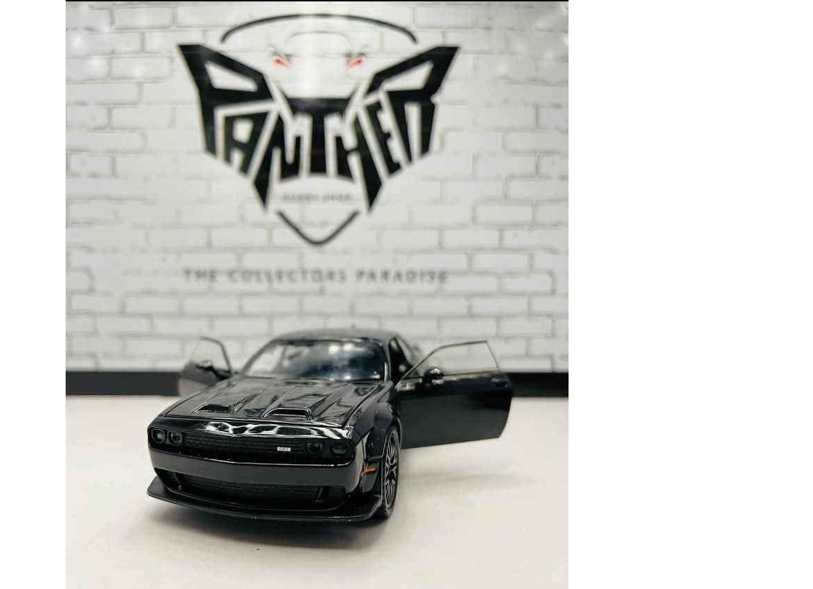 Dodge Challenger hellcat 1:32 scale diecast
