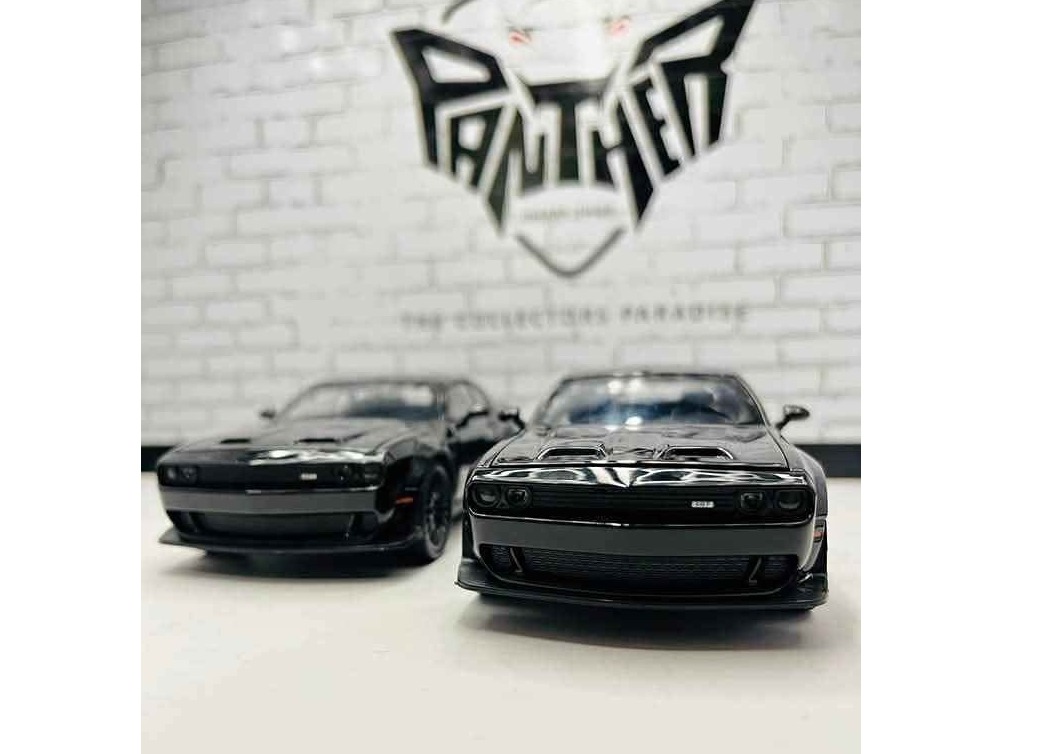 Dodge Challenger hellcat 1:32 scale diecast