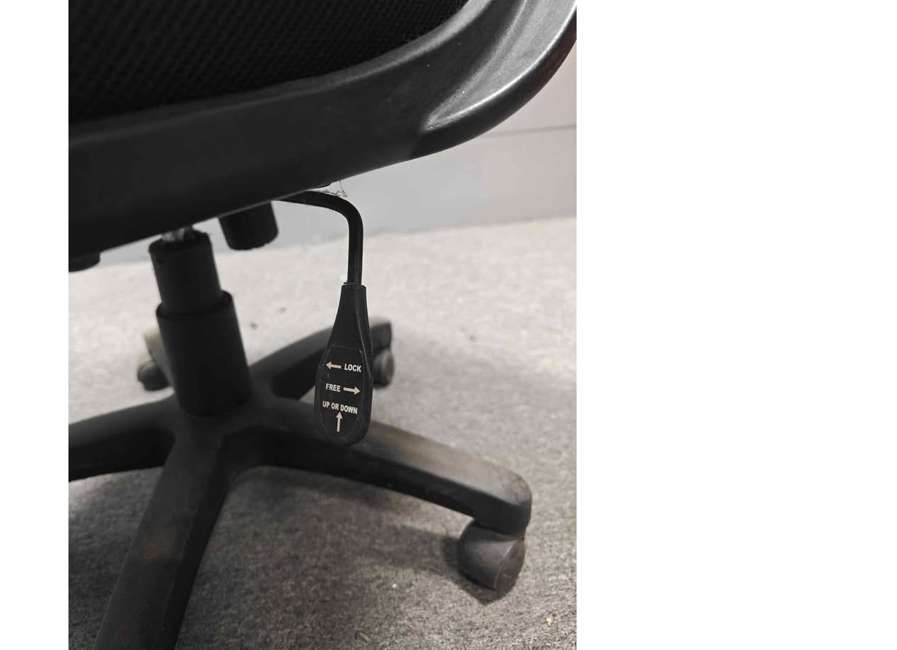 Executive chairs with fabric cover - Damro