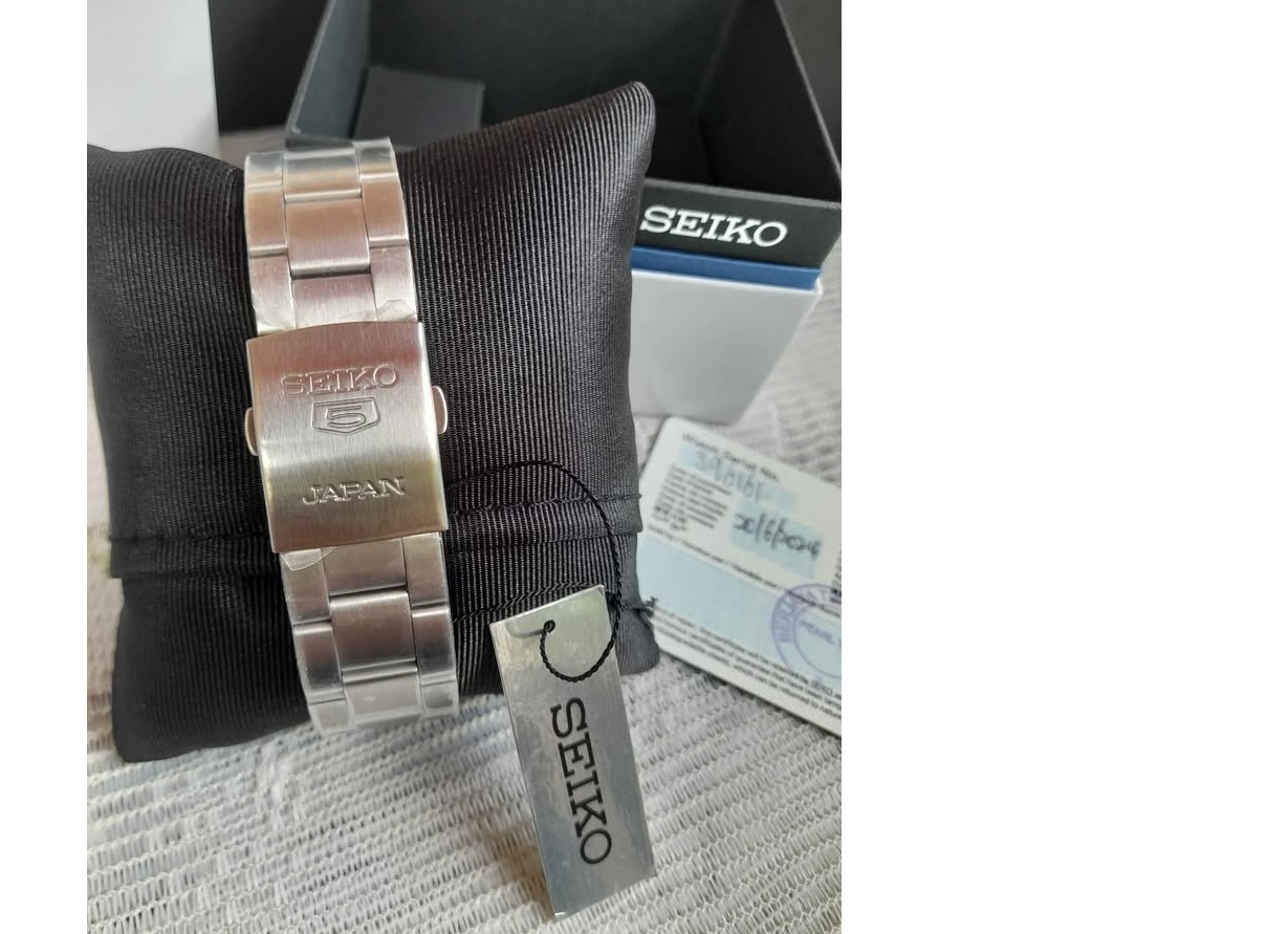 Seiko 5 Silver/Black Face Automatic Men's Analog Watch SNKN13J1