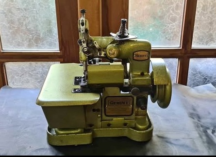 -Overlock machine-