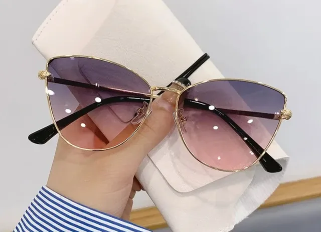 New Retro Metal Small Frame Cat-eye Sunglasses Womean Style European And American Fashion Street Photo Decorative Sungla Uv400