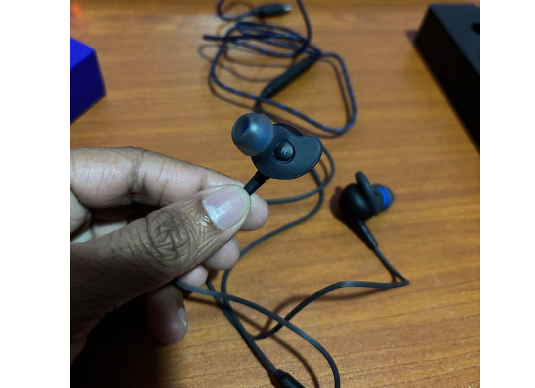 AKG Handfree