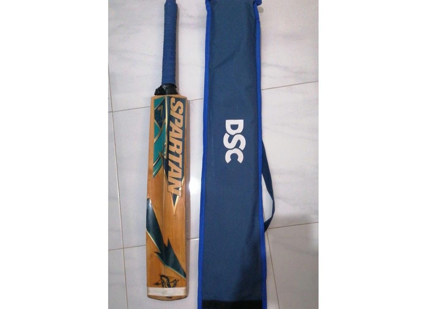 Cricket bat