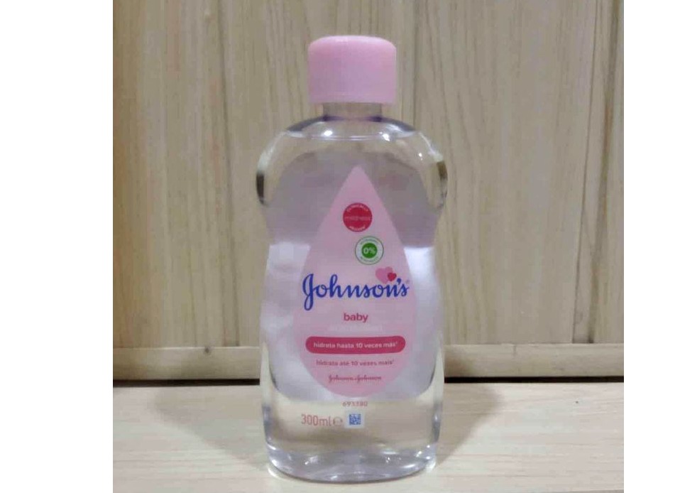 Johnson baby oil