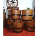 Wood pots